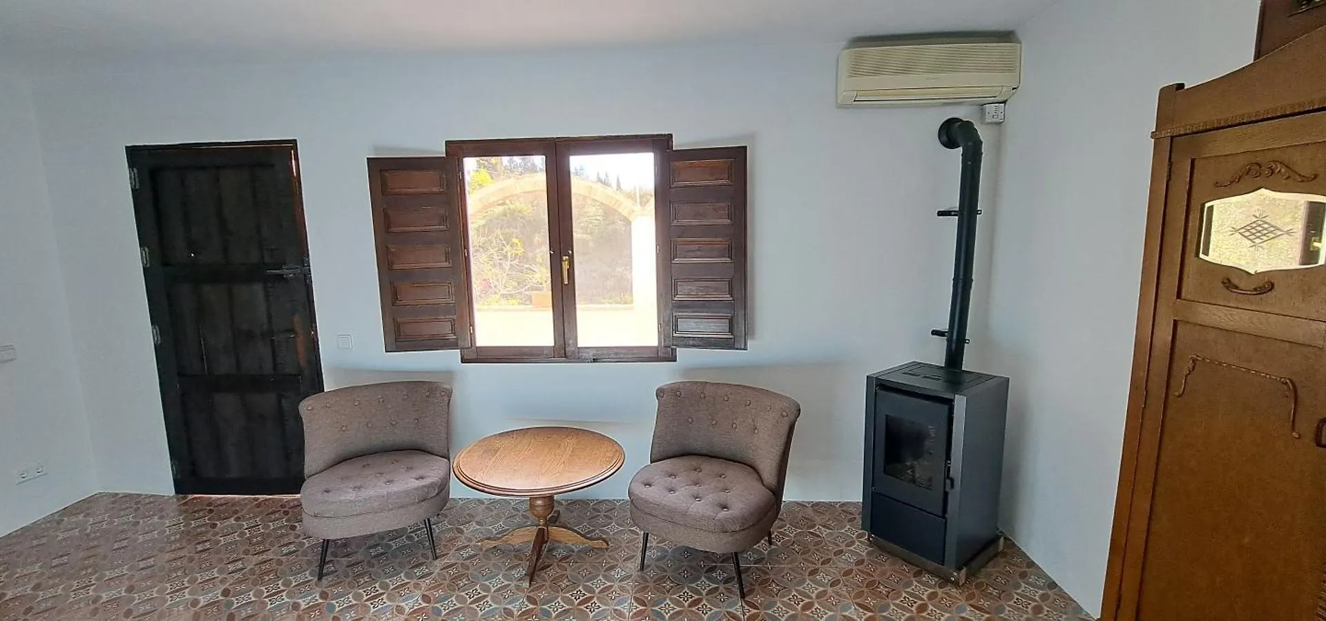 Casa El Chorro Bed & Breakfast