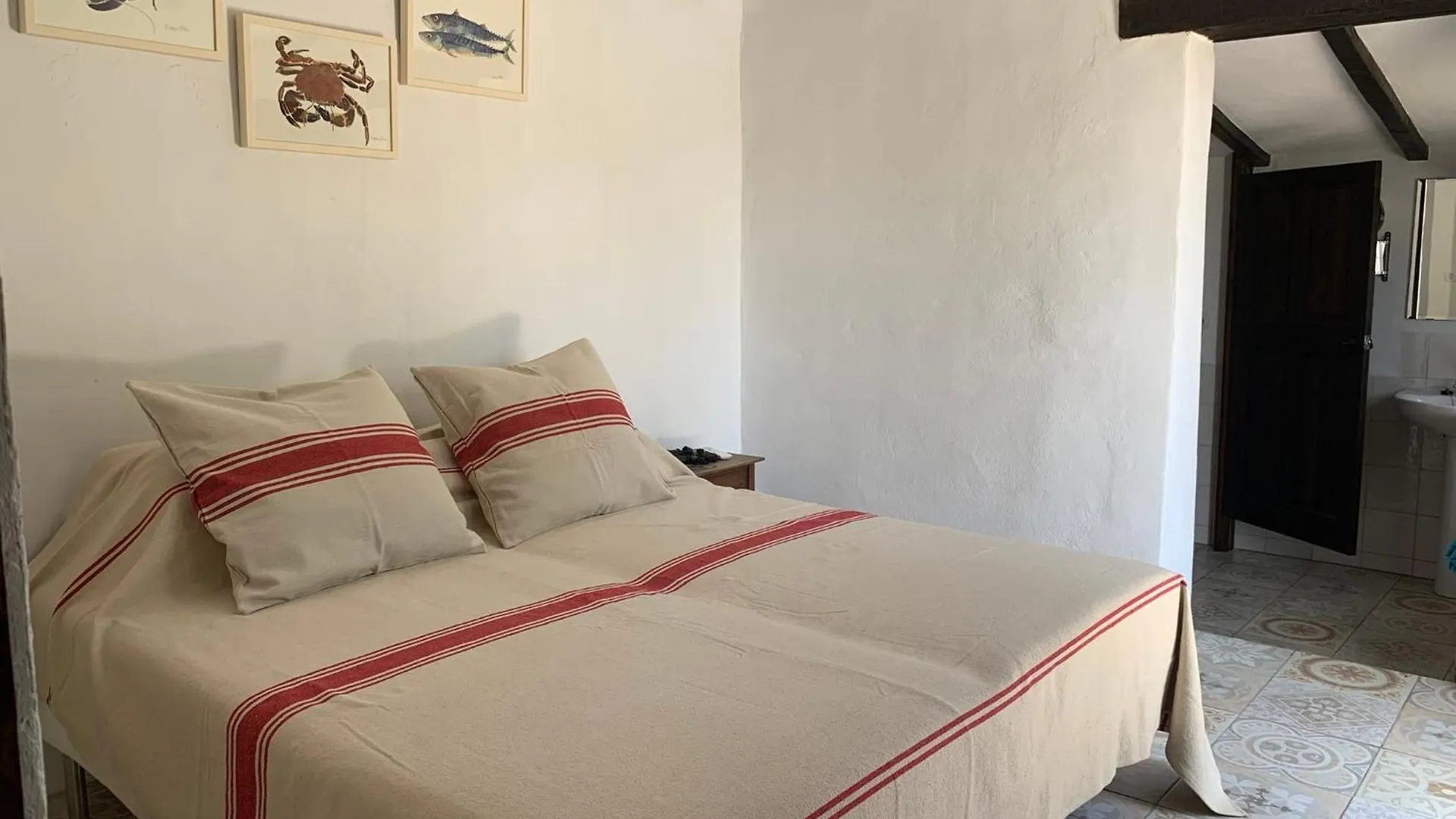 Casa El Chorro Bed & Breakfast