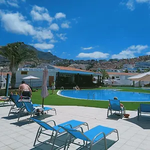 Malibu Park Apartahotel